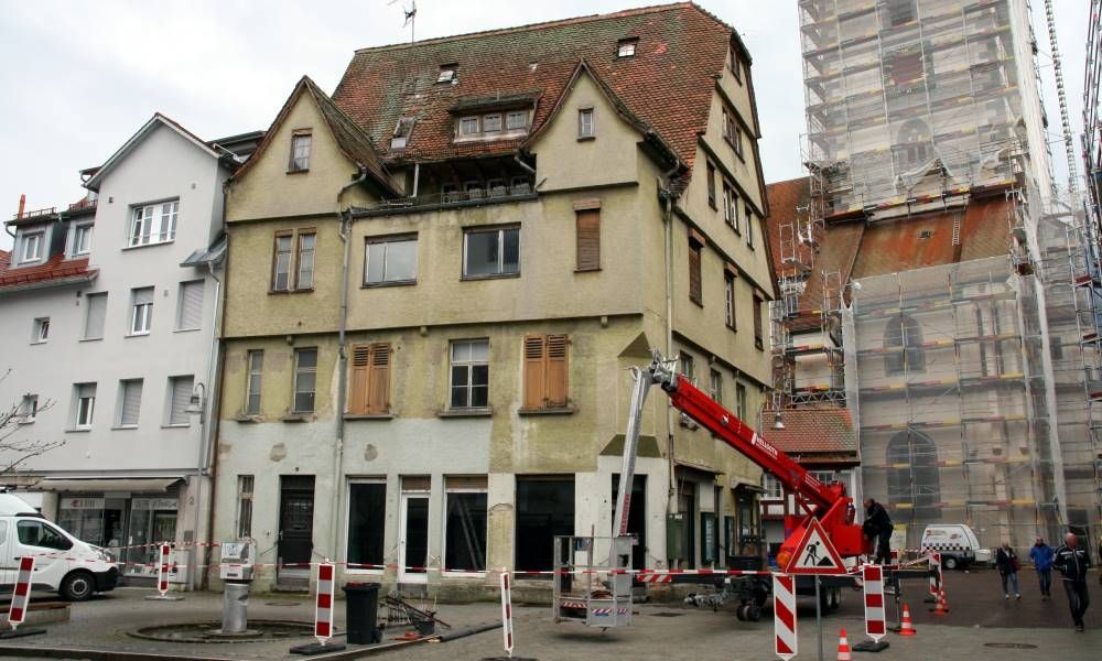 5000 Euro Belohnung - Fensterbank Absturz am Baderhaus / UPDATE